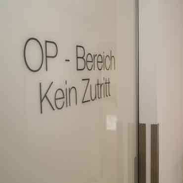 Eingang OP-Bereich mit Aufschrift Kein Zutritt